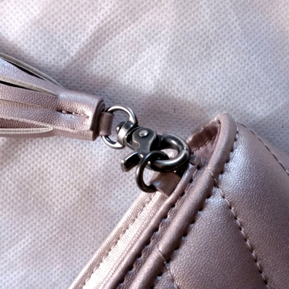 💞Neiman Marcus champagne lavender colored clutch - Picture 5 of 7